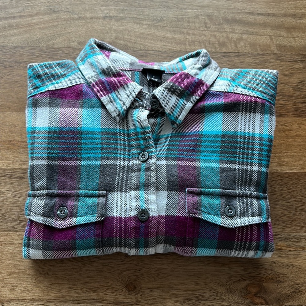 Patagonia women’s  blue / pink plaid shirt 100% organic cotton casual size 0